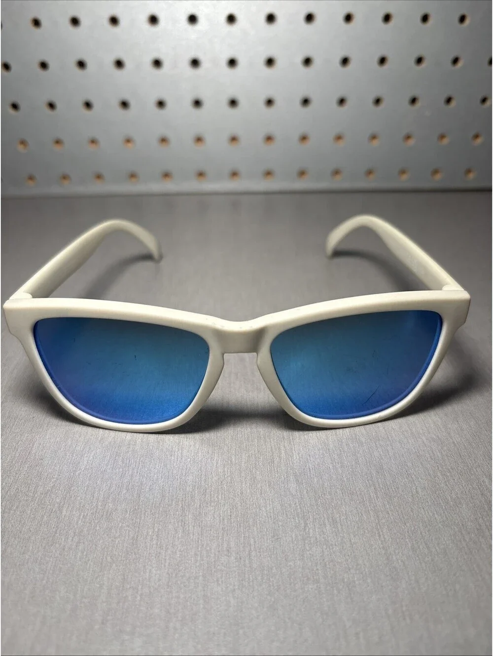 Goodr Rocky Mountain National Park Polarized Sunglasses White READ